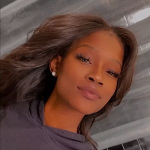 Meet your Posher, Dinah